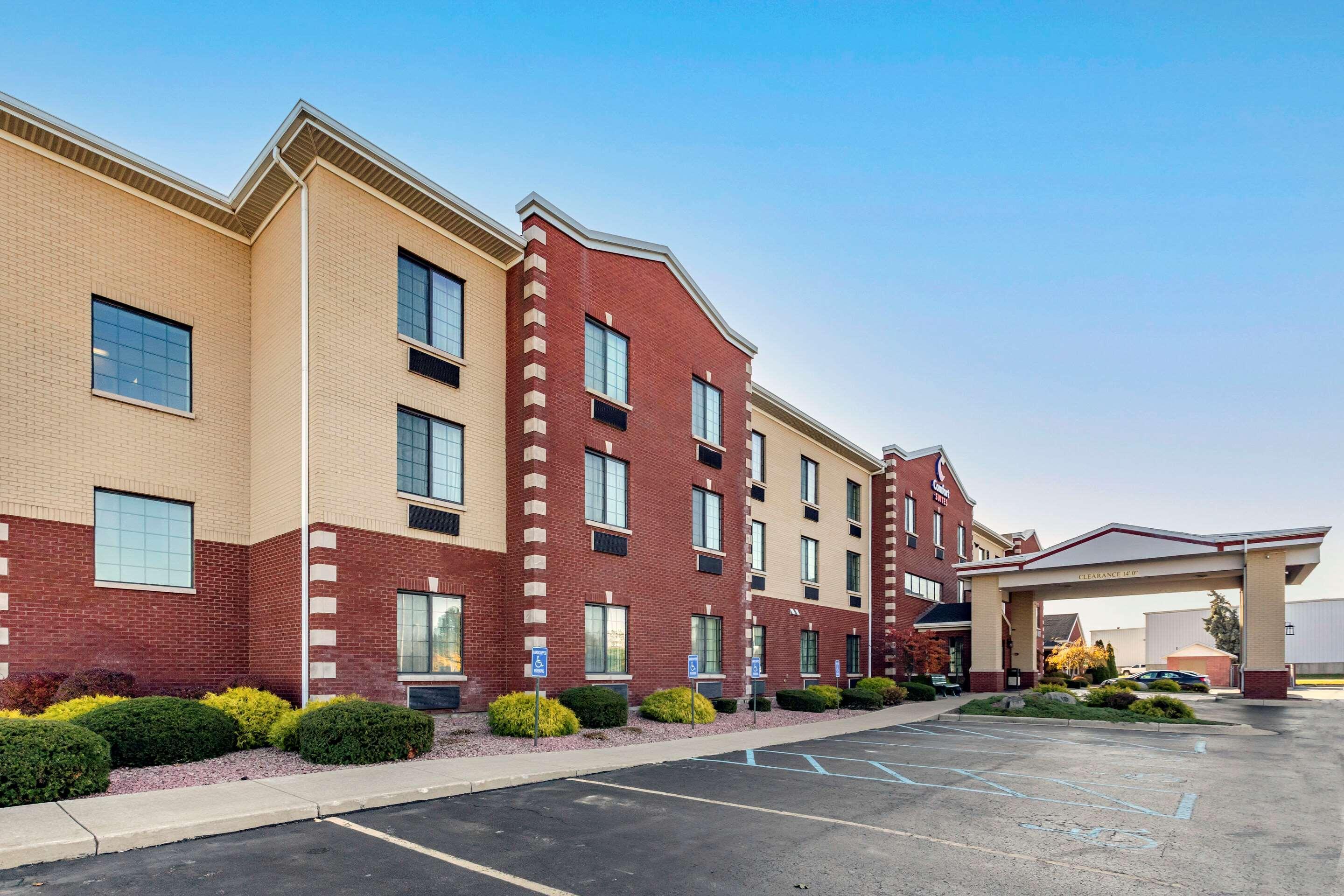 Comfort Suites Grand Rapids South Exterior photo